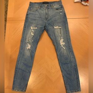 Woman’s Aeropostale ripped skinny jeans size 10
